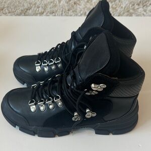 Womens Black Combat Moto Boots Classic Lace-Up Style Metal Hardware Like New
